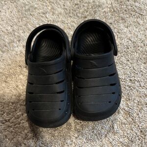 Rugged Shark toddler shoes: 7
